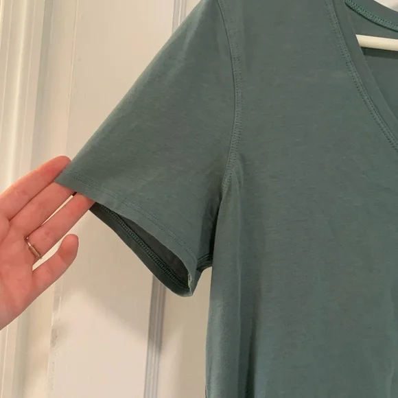 Lululemon | Knot gonna fly t shirt hunter green size 4 - Picture 3 of 6